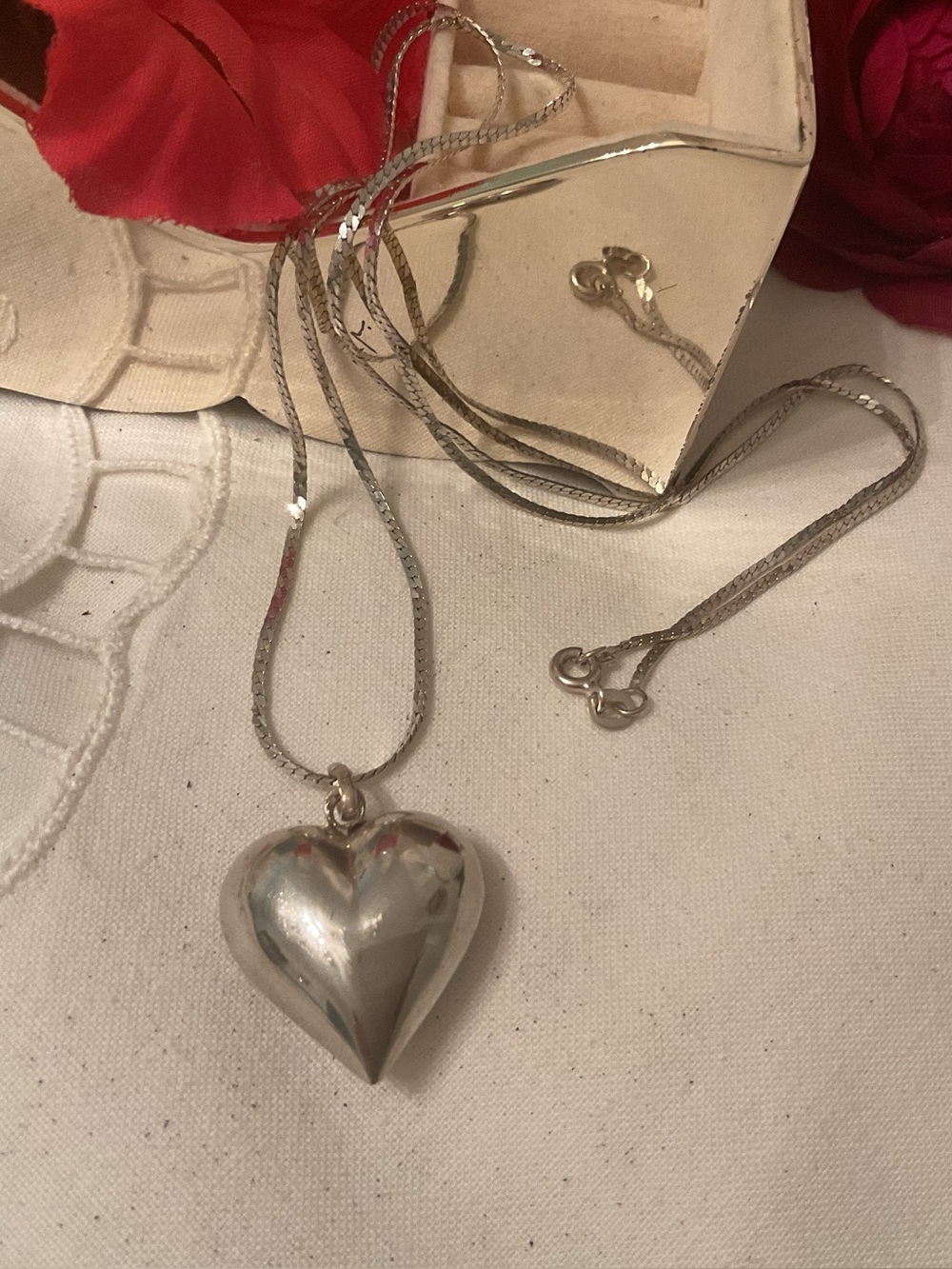 VINTAGE 925 STERLING SILVER TWO-SIDED PUFFED HEART WITH 24” 925 ITALY CHAIN - Picture 2 of 11